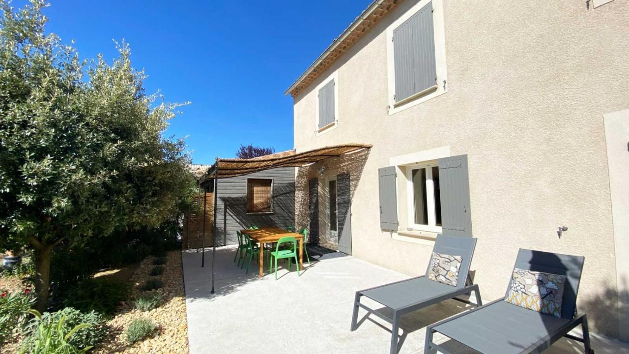 Villa Spacieuse Avec Terrasse Et Vue Mont Ventoux Entrechaux Exterior foto